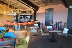 MUSIC BAR / RESTAURANTE en el Centro Comercial Bena Vista, Situado Entre Marbella y Estepona