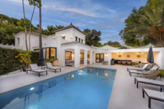 Charmante VILLA MODERNE DE STYLE ANDALOU avec 5 Chambres, 4 Salles de Bains à EL PARAÍSO ALTO