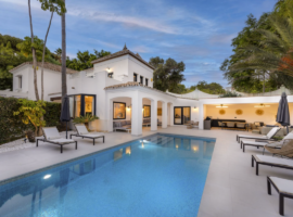 Encantadora VILLA DE ESTILO ANDALUZ MODERNO de 5 Dormitorios, 4 Cuartos de Baño en EL PARAÍSO ALTO