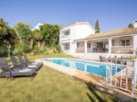VILLA de 5 Dormitorios, 6 Cuartos de Baño en EL PARAÍSO ALTO Con Espectaculares Vistas al Mar